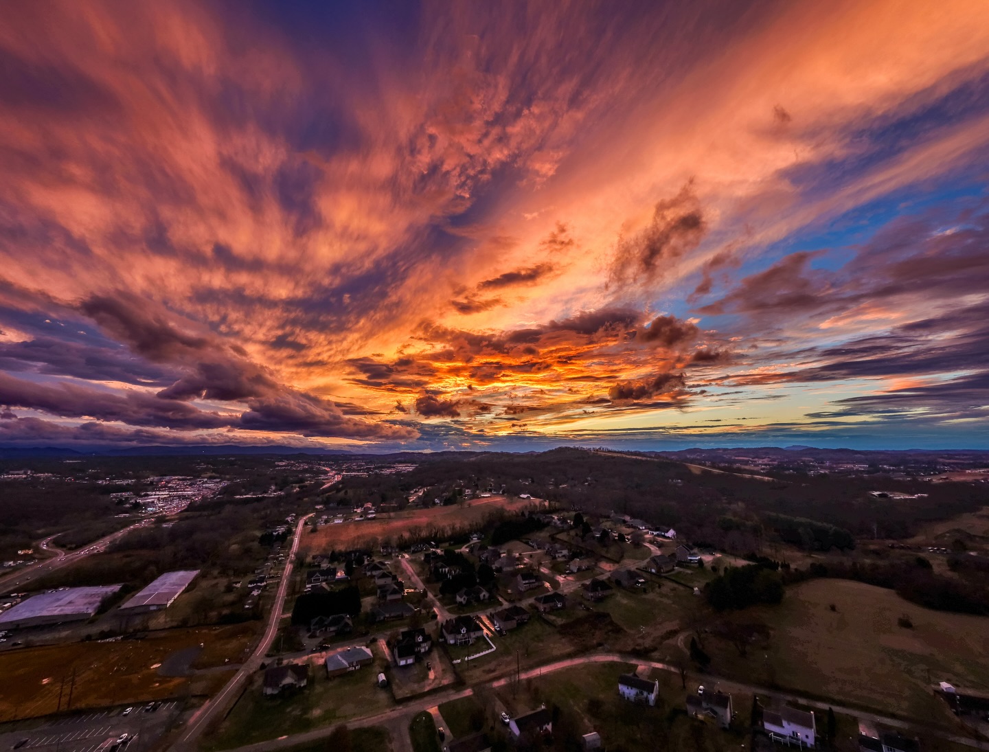 Sunsets just hit different from the air! #sunset #dronephotography #dronepilot #sunsetphotography #landscapephotography